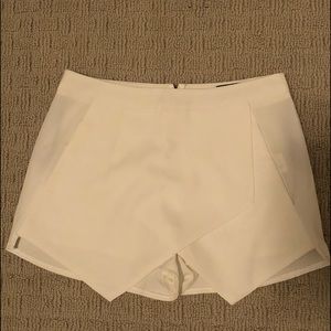 Misguided white envelope skort